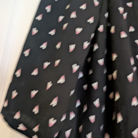 Reitmans Size Medium Black Blouse with White And Pink Hearts - Picture 4 of 7